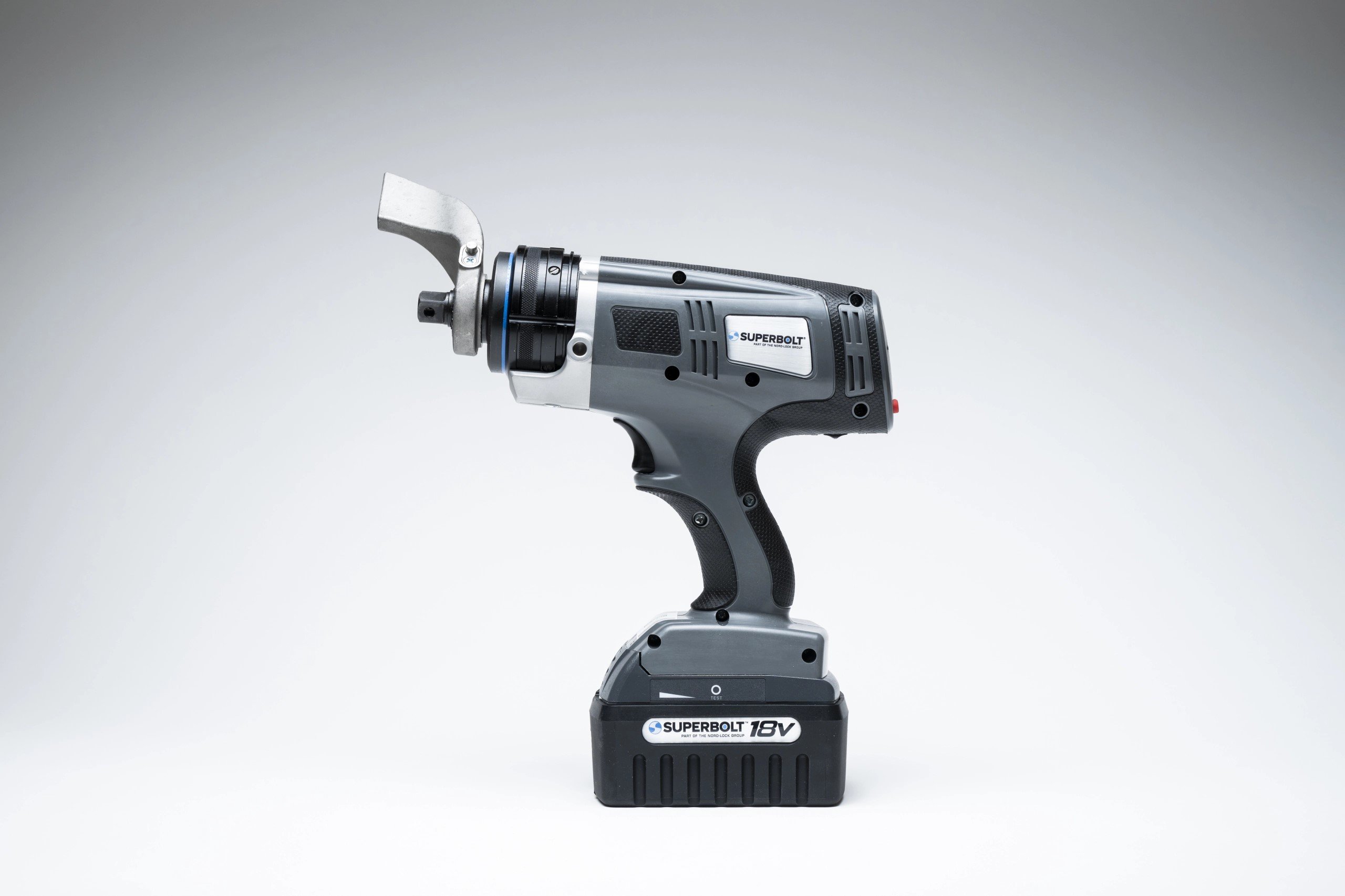 Effortless Tightening and Untightening with the Superbolt Single Jackbolt Tool